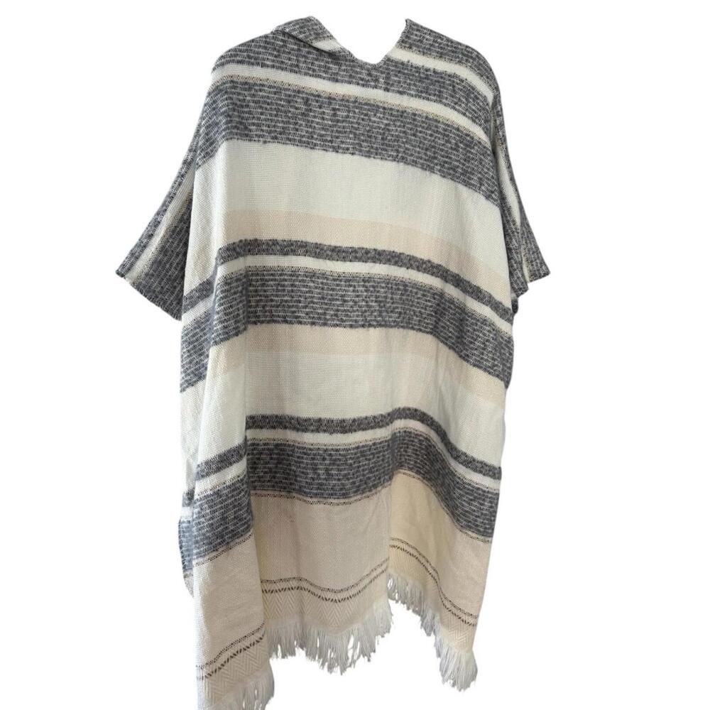 Open Front Cardigan/blanket Cape One Sleeveless Size Fits Most NWT - Picture 2 of 7